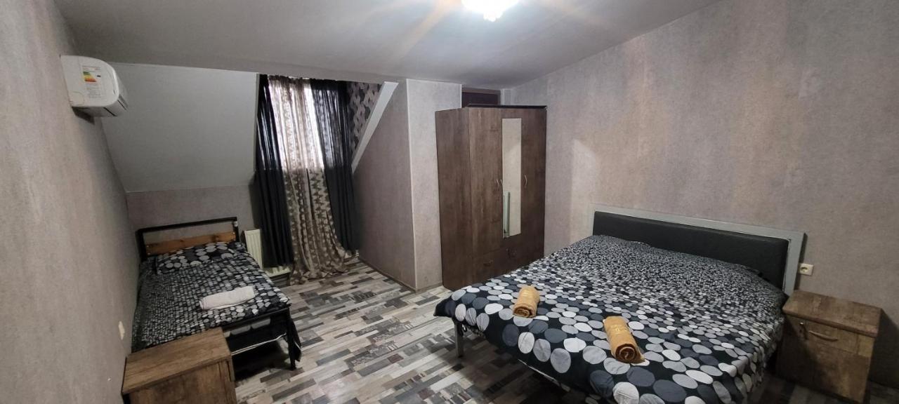 Kiev Hostel Tiflis Exterior foto
