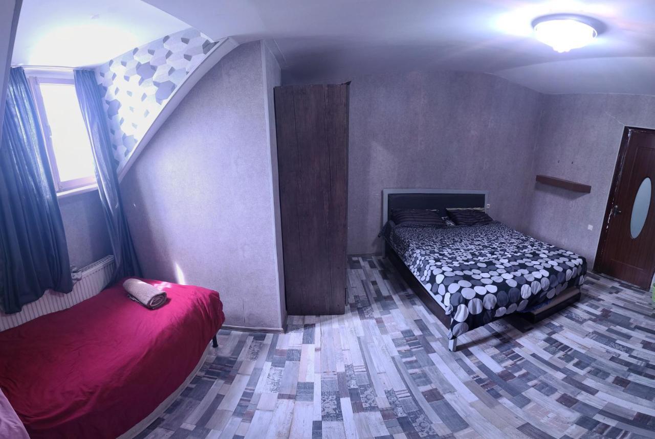 Kiev Hostel Tiflis Exterior foto