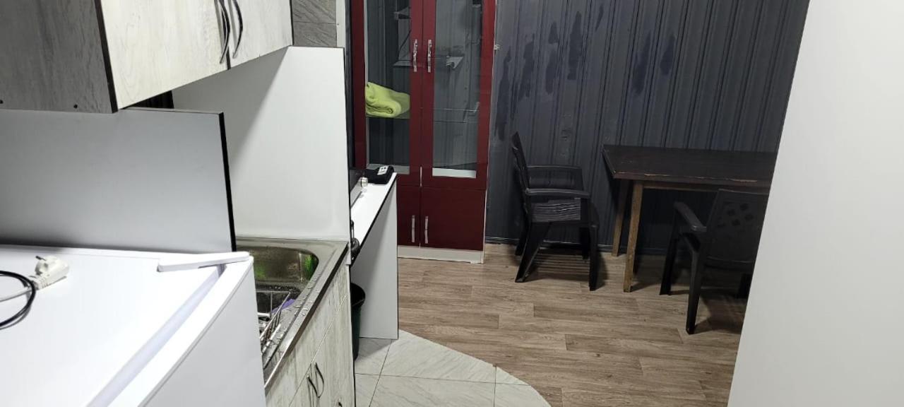 Kiev Hostel Tiflis Exterior foto