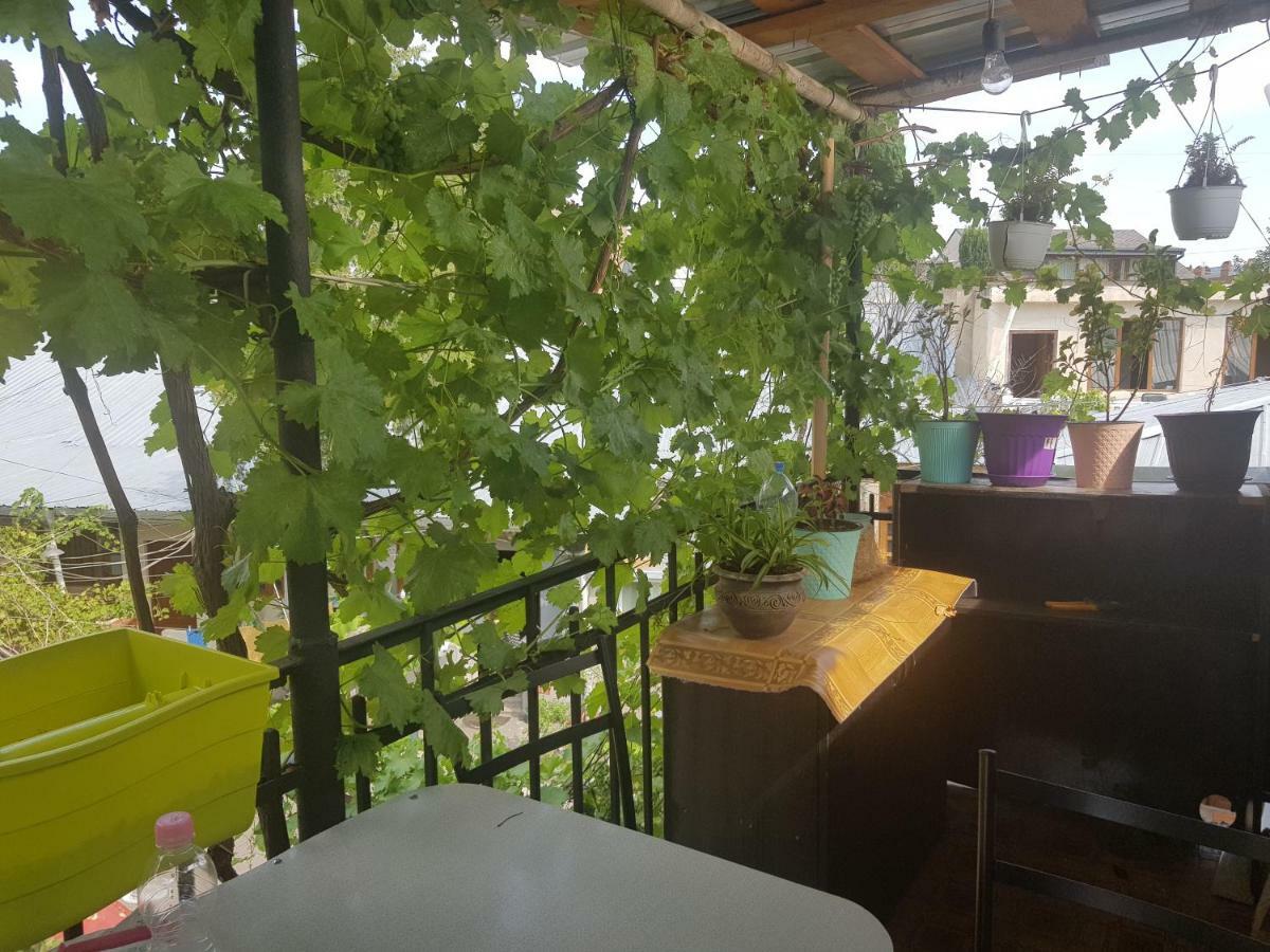 Kiev Hostel Tiflis Exterior foto